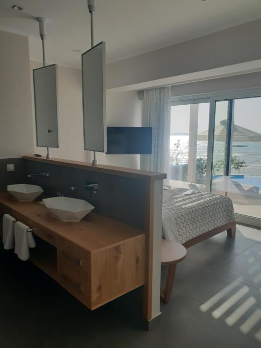 Paralia Luxury Suites