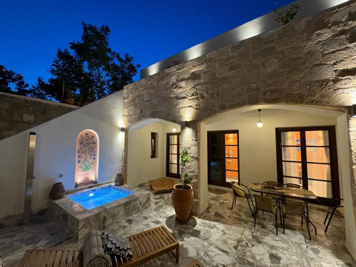 Vetus Vicinato Luxury Homes