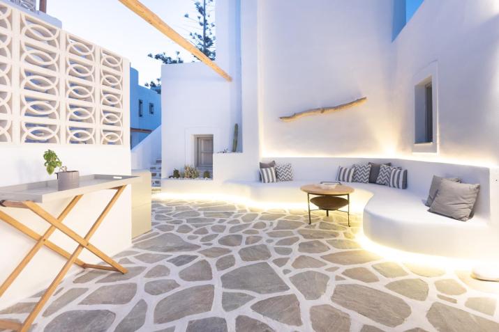 Swell S10 maisonette with private Jacuzzi in Naousa