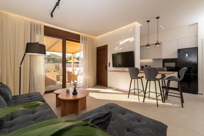 Irisma Luxury Villa with private pool