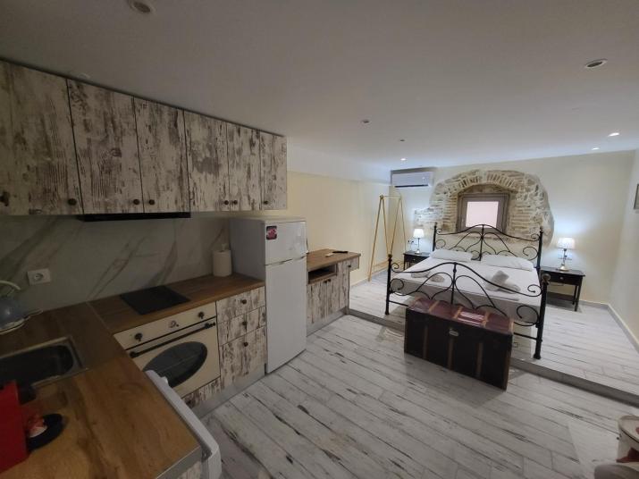 LEMON TREE Square house