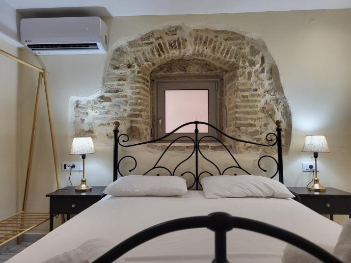 LEMON TREE Square house