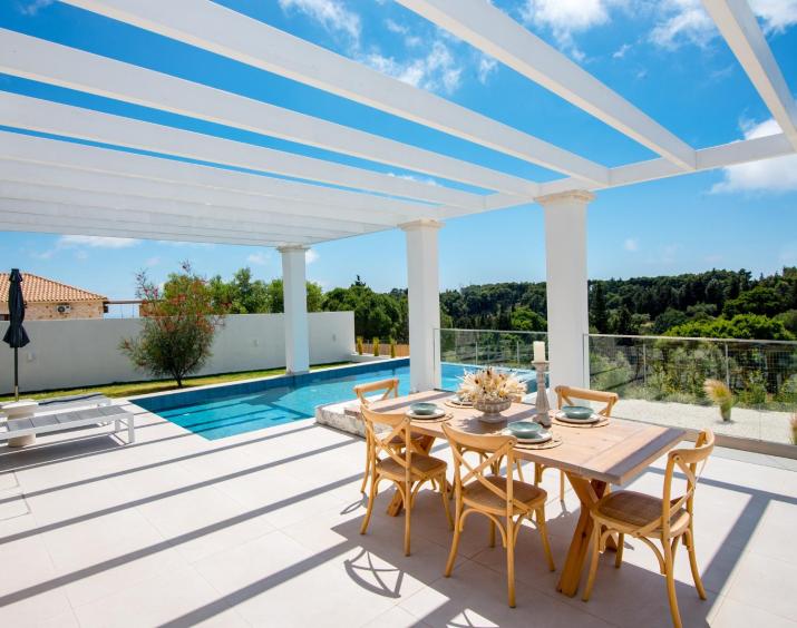 LUZ BLANCA Rooftop seaview villa
