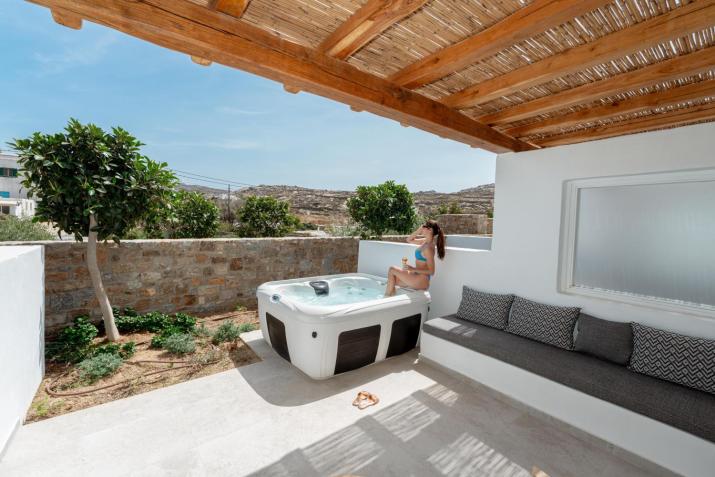 Oliving Mykonos Luxury Suites