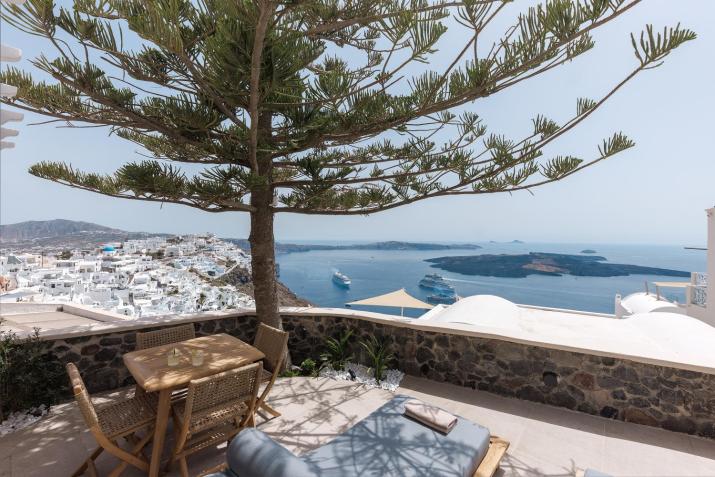 Morfes Luxury Suites by Caldera Houses