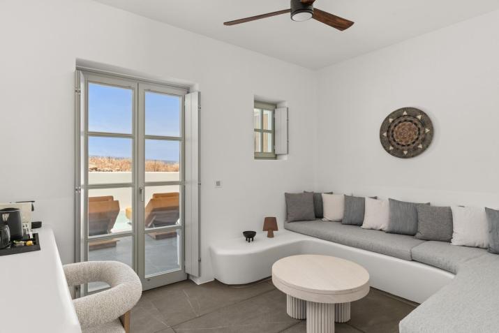 Mr & Mrs White Paros Suites & More