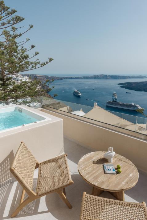 Morfes Luxury Suites by Caldera Houses