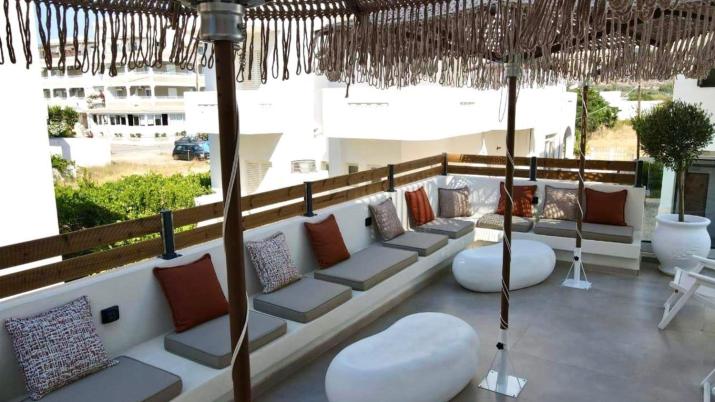 Cabana White Boutique Hotel & Suites