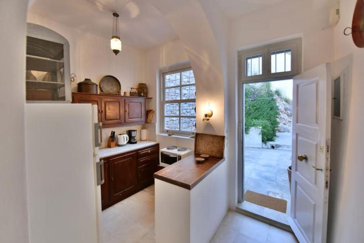 Captain's House for 2 - Historical Home Hydra 1800