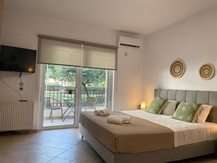 Green studio near Acropolis