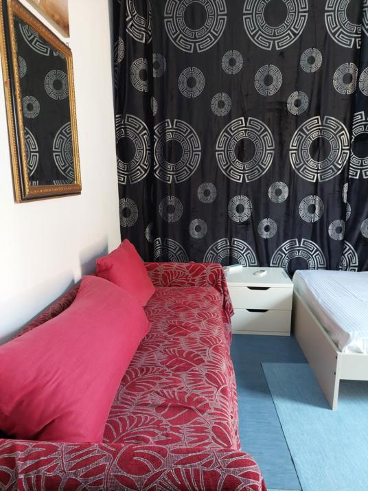 Share room thissio nearby Acropolis
