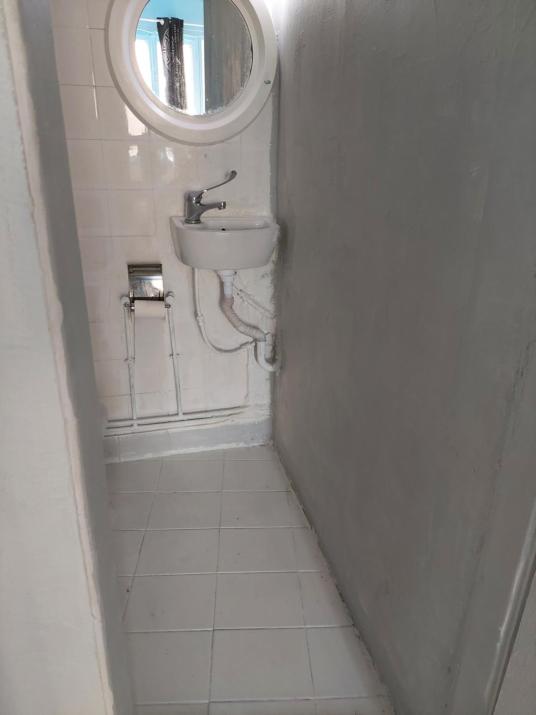 Share room thissio nearby Acropolis