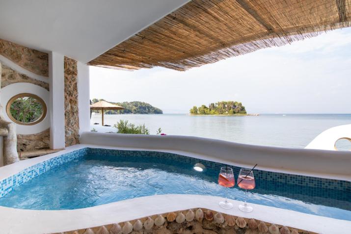 Pontikonisi Hotel & Suites