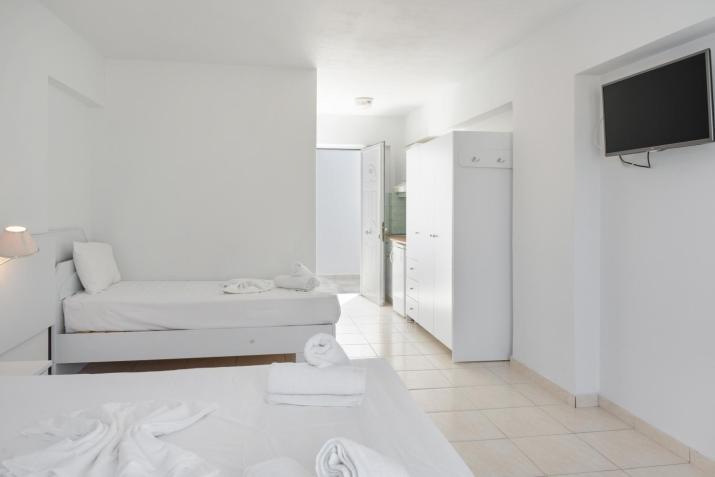 Evripides triple room 1