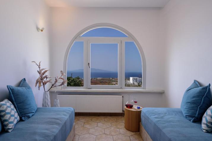 Sensia villa with Hot tub and Caldera View