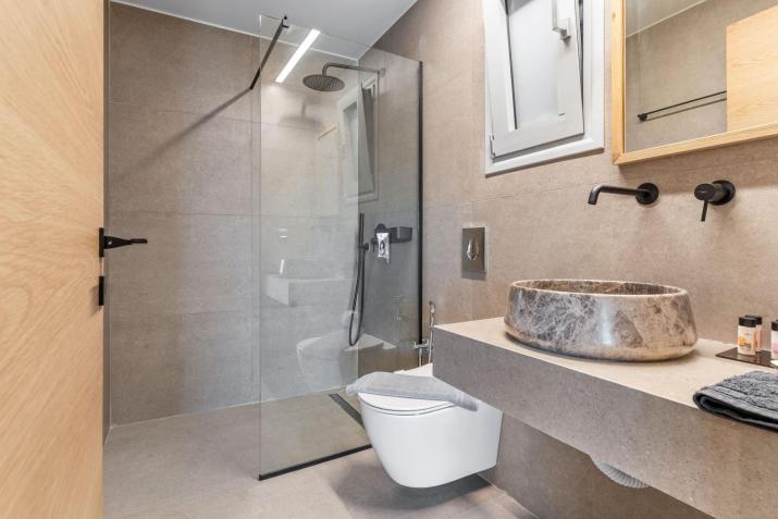 blue symphony suites apartments