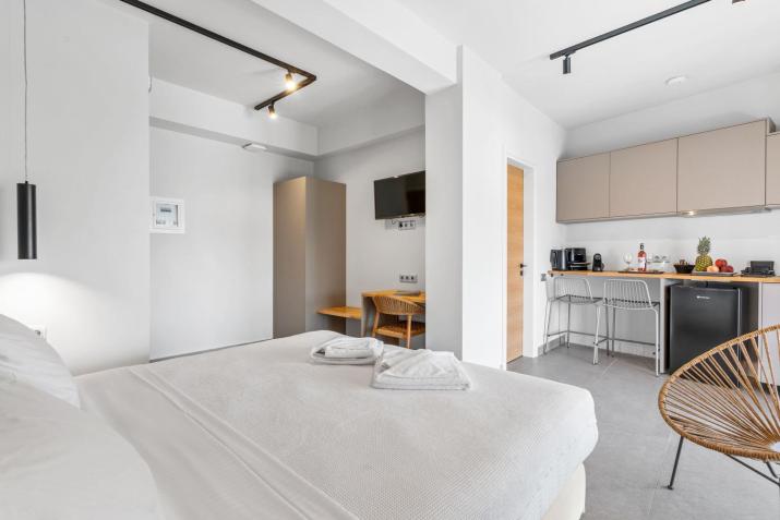 blue symphony suites apartments