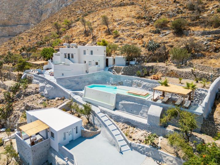 Eolithos Exclusive Suites