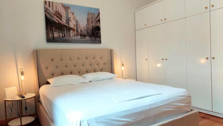Elegant apartment under the Acropolis