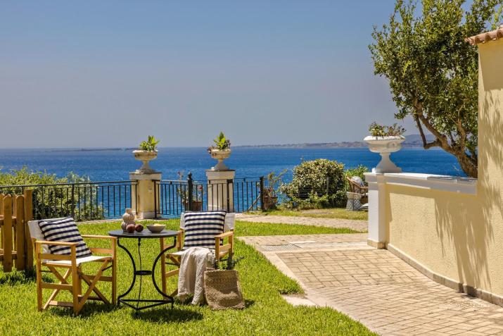 Villa Rhoe