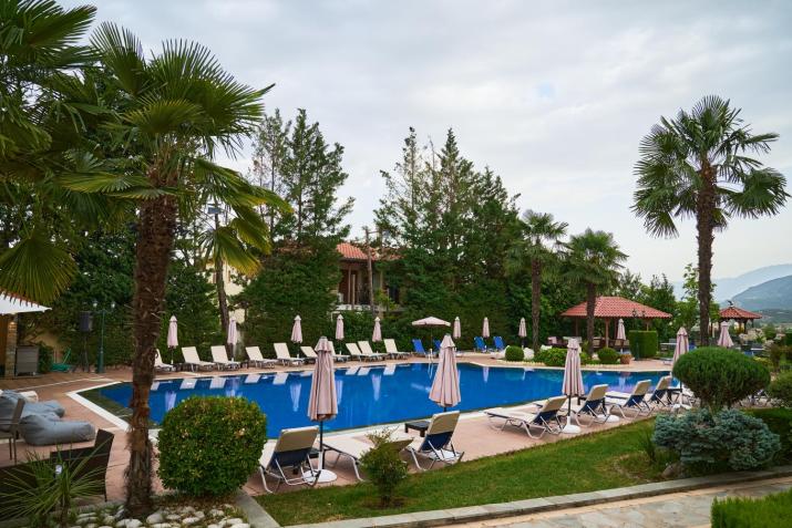 Famissi Suites