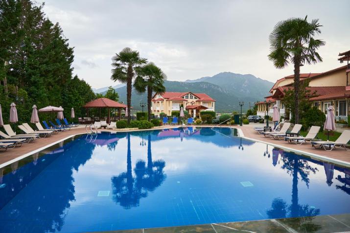 Famissi Suites