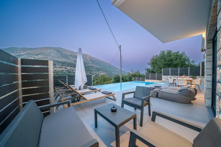 Brand New Stone Villa Aris !!