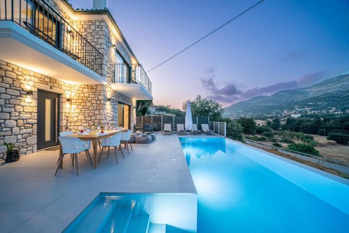Brand New Stone Villa Aris !!