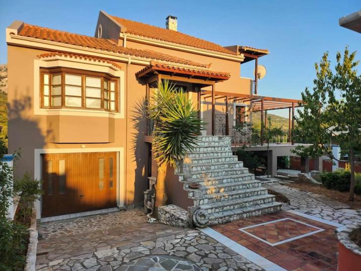 Agrampeli Villa