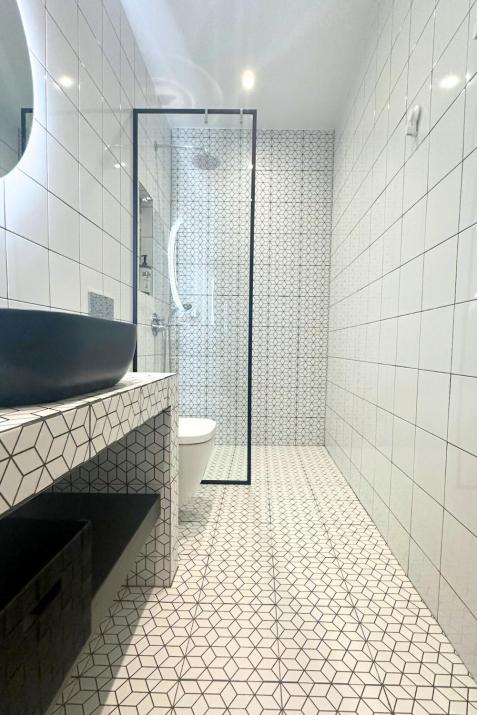 Renovated City Center x3 Double Bed Flat