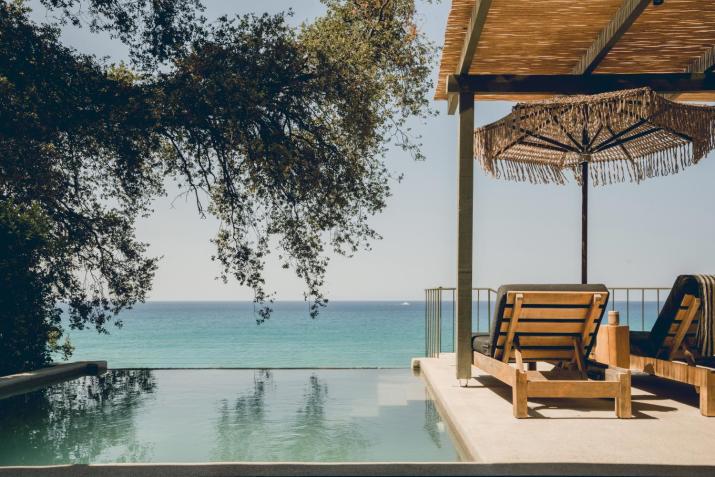 F Zeen Kefalonia