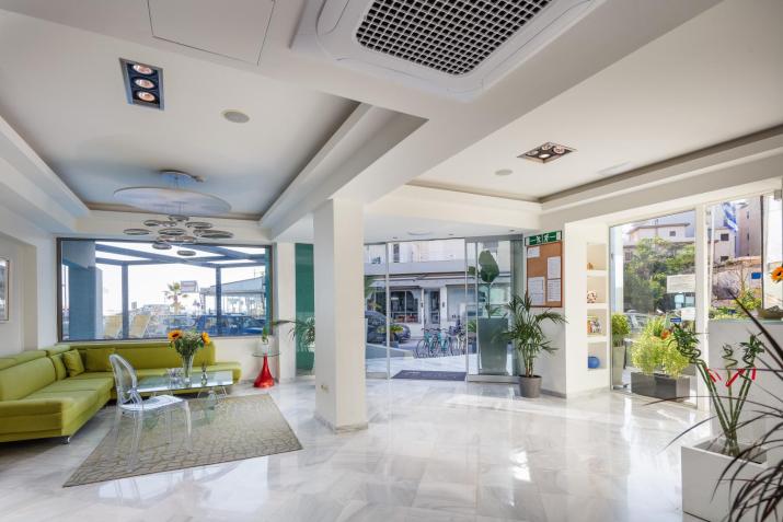 Steris Elegant Beach Hotel & Apartments