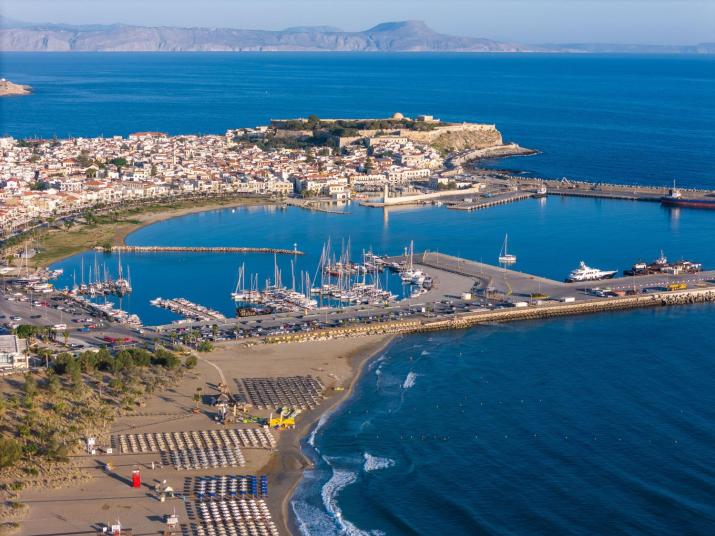 Steris Elegant Beach Hotel & Apartments
