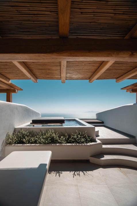 NĒRO Suites by NOMÉE Hospitality Group