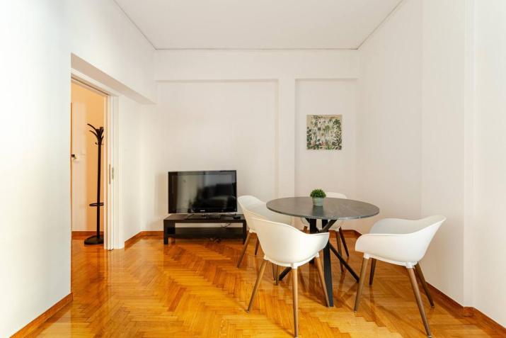George's Cozy 60m2 Apartment 7' Metro