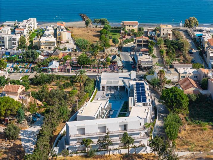 Phos Hotel Adults Only
