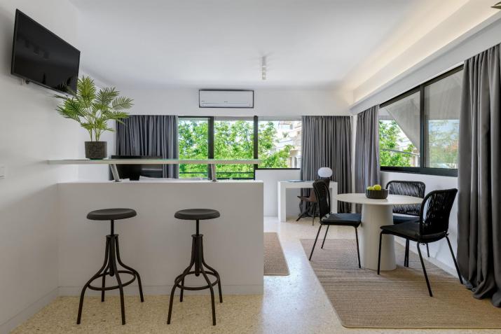 Momo Suites, Acropolis by Aura Homes