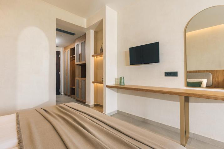 Alexandra Beach Resort & Spa