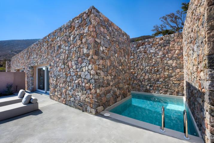 Felicity Cave Suites