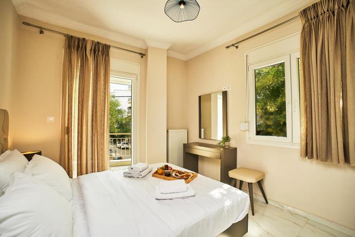Marble Shine Apartment near the city center by BiNoBi!