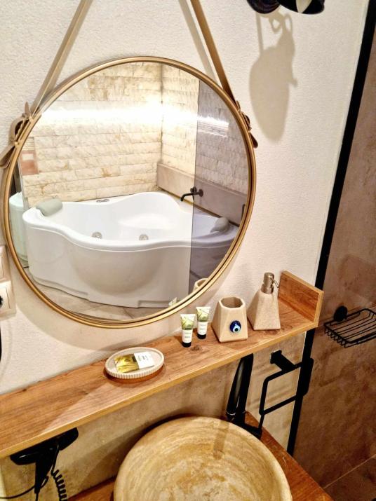 Golden City Center Suites