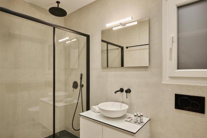 VISION Akadimias Suites