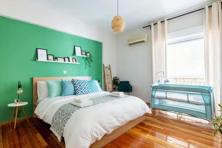 Bright and Natural Apt in Athens
