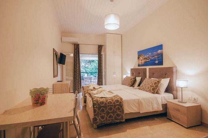 BELLA De LUX APTS