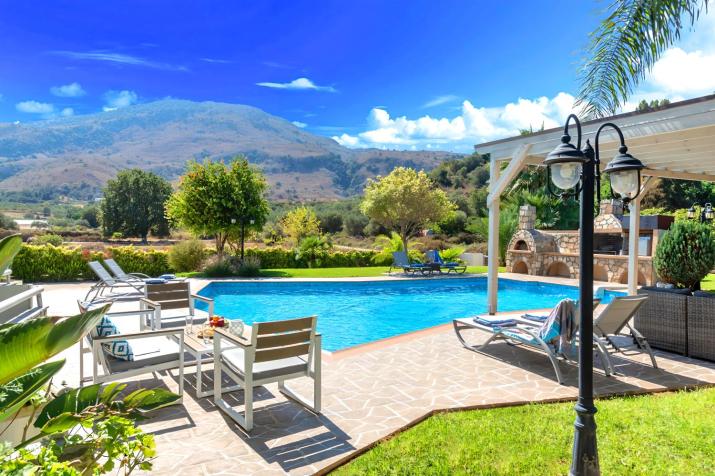Mirsini Villa Private Pool & Jacuzzi