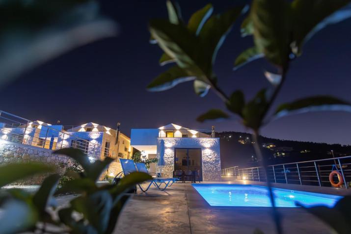 Pierres Blanches, with private pool