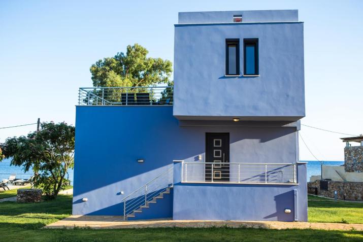 Blue Waves Luxury Suites by the Sea