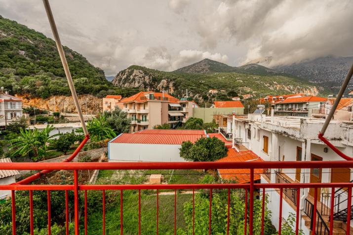 Stay for 2 by Alecos Studios