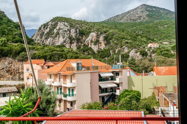 Stay for 2 by Alecos Studios