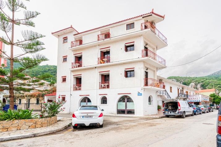 Stay for 2 by Alecos Studios